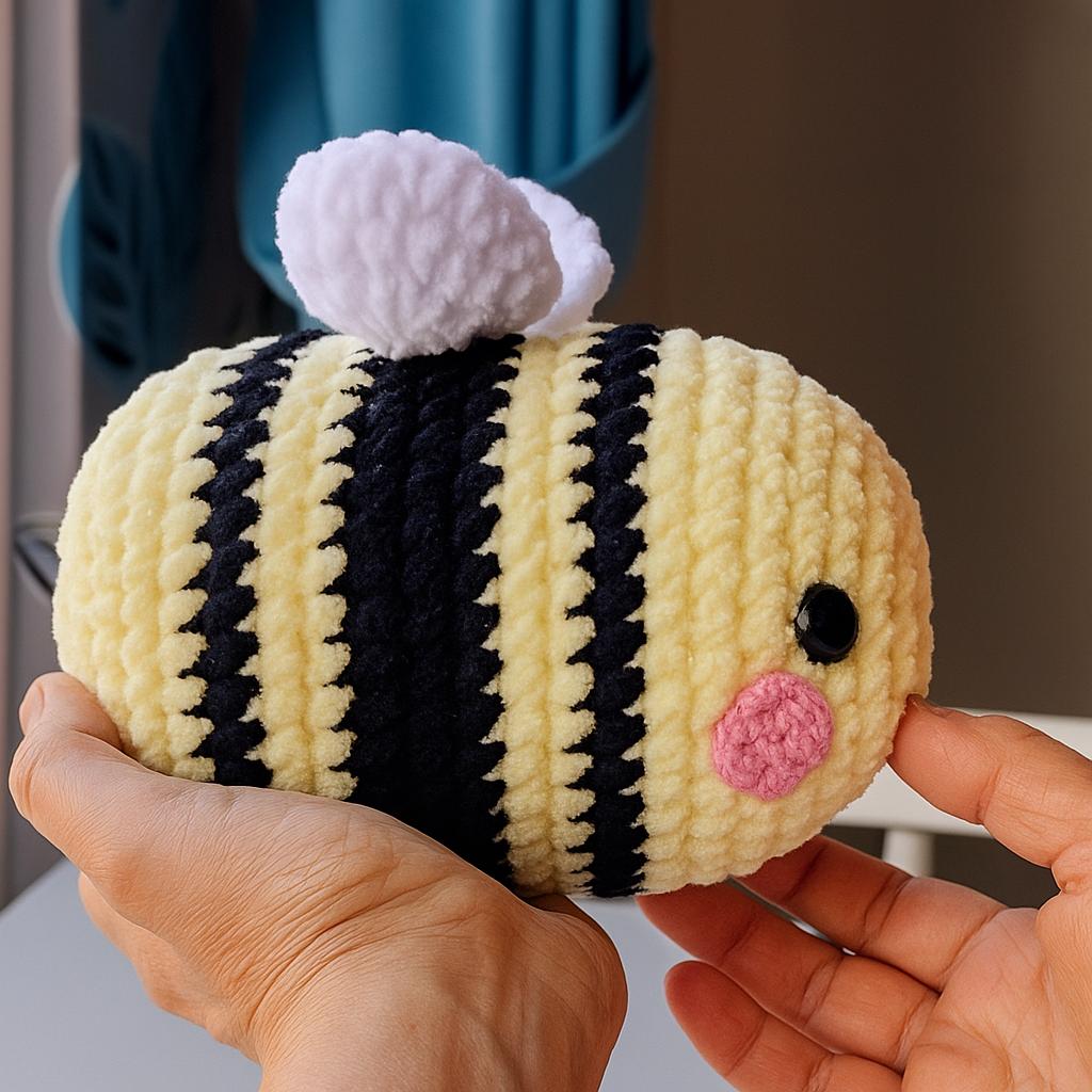 Crochet Bee PDF Pattern: Amigurumi Plush Toy & Keychain (Digital Download)