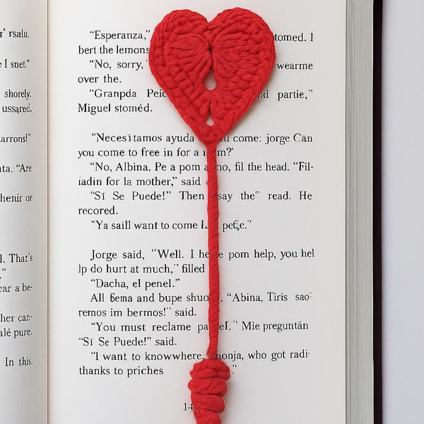 Amigurumi Heart Bookmark – Crochet PDF Pattern (Handmade & Beginner Friendly)