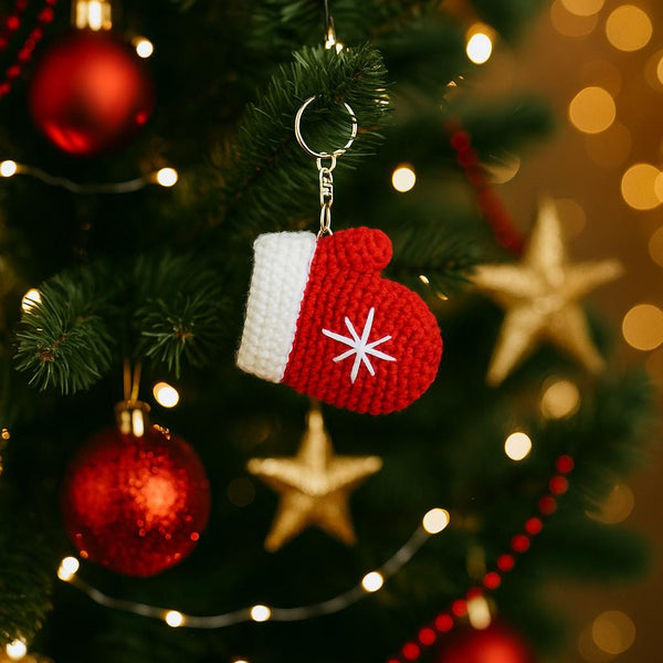 Mini Mitten Keychain & Ornament Crochet PDF Pattern : Christmas ornament